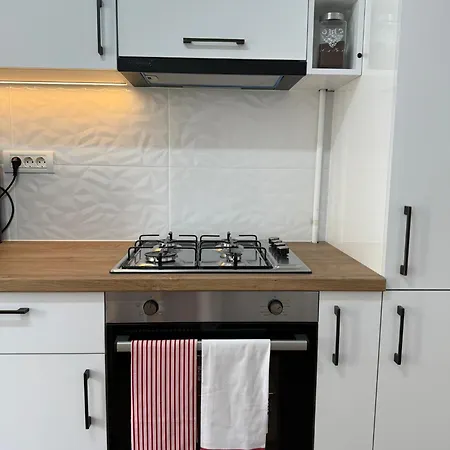 Victoria Apartment *
